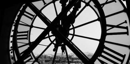 clock in france