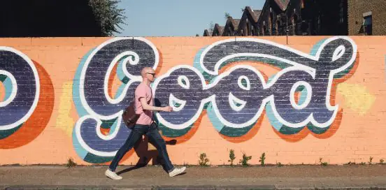 wall that says good